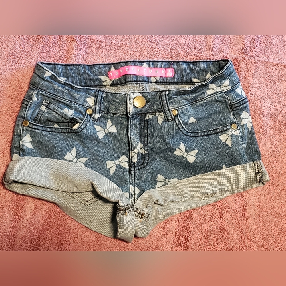 Junior's Size 1 Tinseltown Denim Couture Denim Shorts With Bow Design